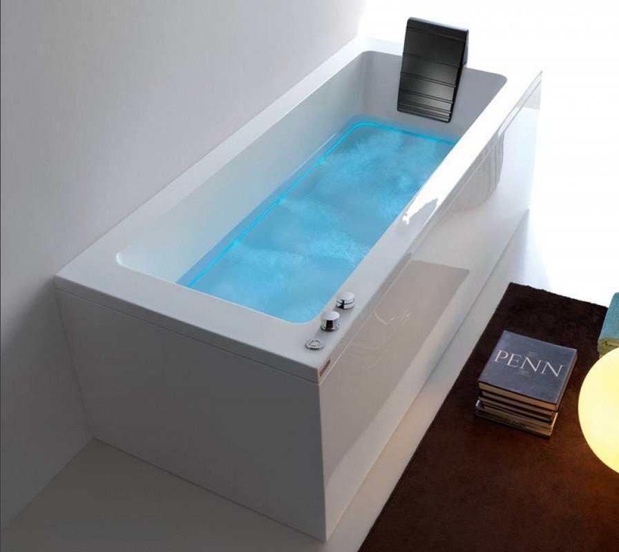 Dream Rechta A outdoor hydromassage bathtub